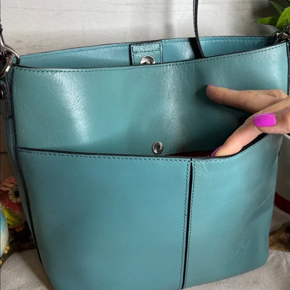 Patricia Nash Teal Tooled Embossed Shoulder Bag - Picture 7 of 11